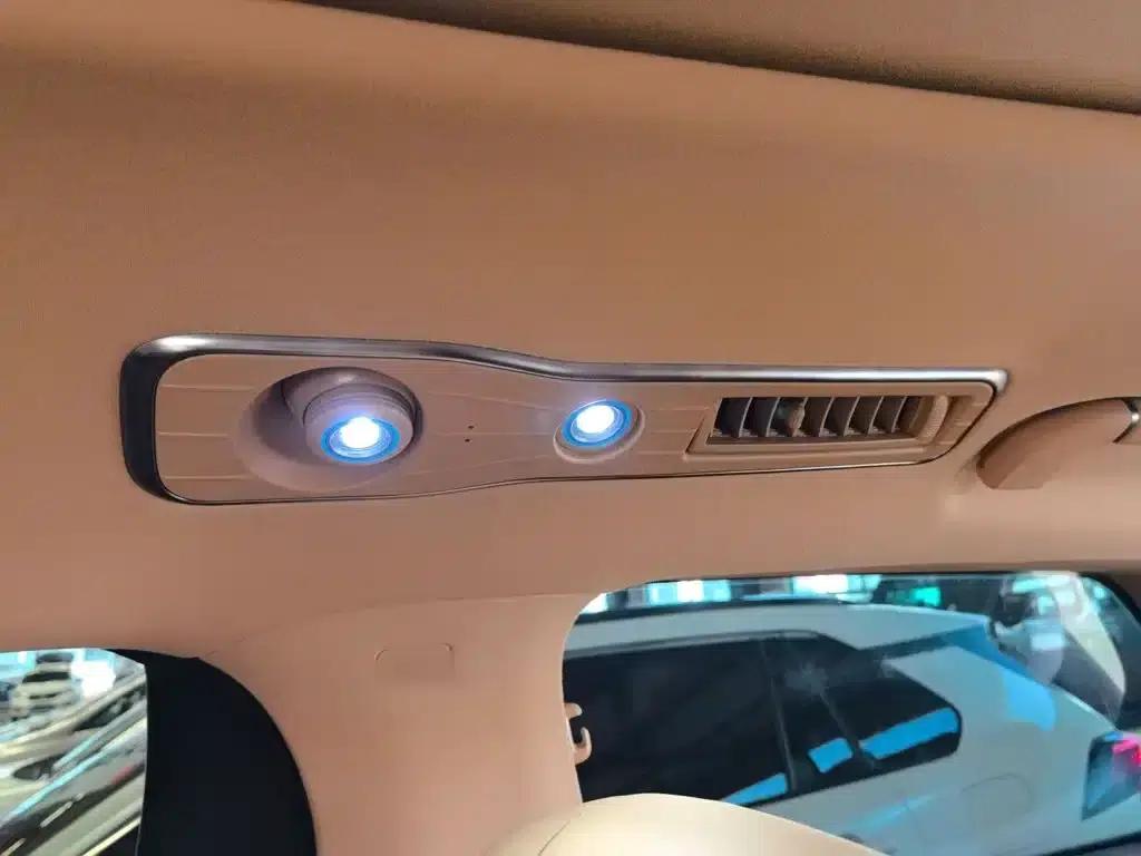 Denza D9 2025 DM-i Smart Driving Edition 1020 AWD Premium — миниатюра 23
