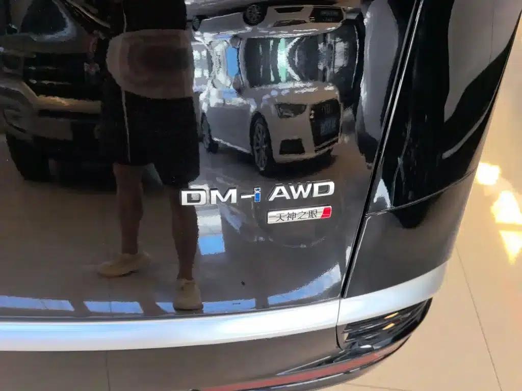 Denza D9 2025 DM-i Smart Driving Edition 1020 AWD Premium — миниатюра 25