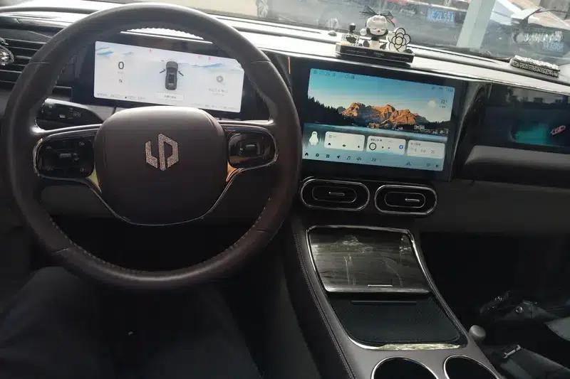 Leapmotor C11 2023 Range Extended Electric 285 Smart Edition — миниатюра 13
