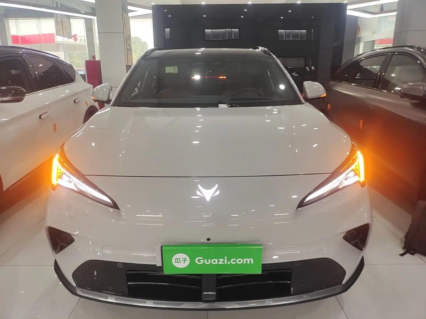 ARCFOX Alpha T5 2026 Model Range-Extended 1215 Yuanjing Smart Driving Version — миниатюра 2