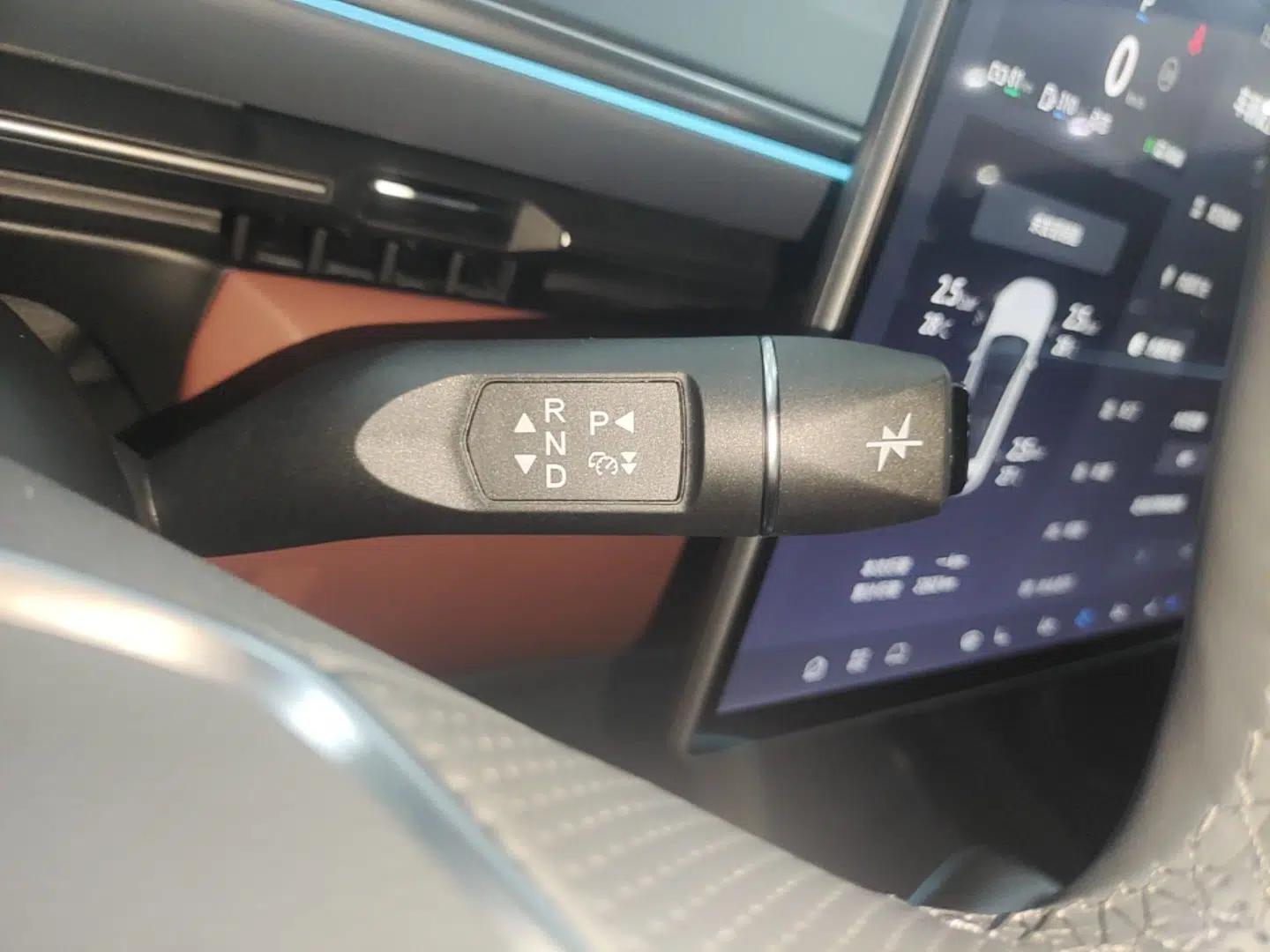 ARCFOX Alpha T5 2026 Model Range-Extended 1215 Yuanjing Smart Driving Version — миниатюра 16