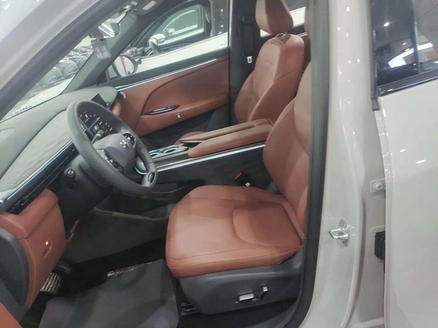 ARCFOX Alpha T5 2026 Model Range-Extended 1215 Yuanjing Smart Driving Version — миниатюра 17