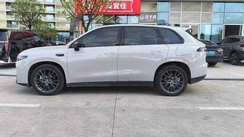 Leapmotor C10 2024 Range Extended Electric 210 Smart Edition — миниатюра 3