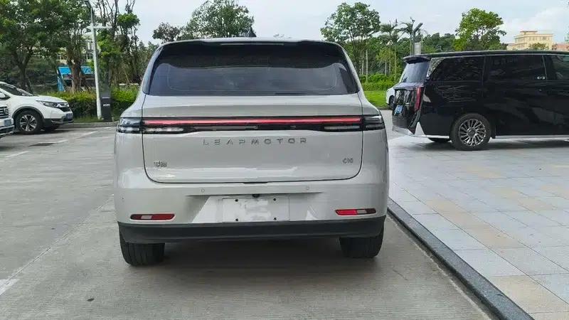 Leapmotor C10 2024 Range Extended Electric 210 Smart Edition — миниатюра 4