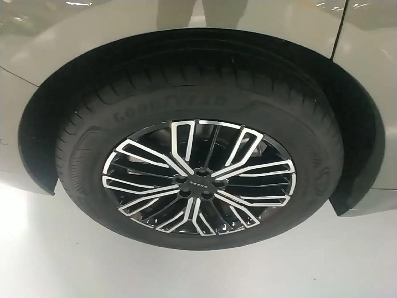 Zeekr 001 2025 WE Edition 100 kWh Rear-Wheel Drive — миниатюра 11