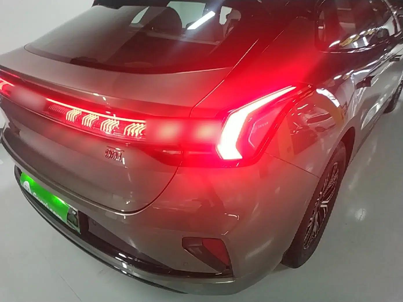 Zeekr 001 2025 WE Edition 100 kWh Rear-Wheel Drive — миниатюра 9
