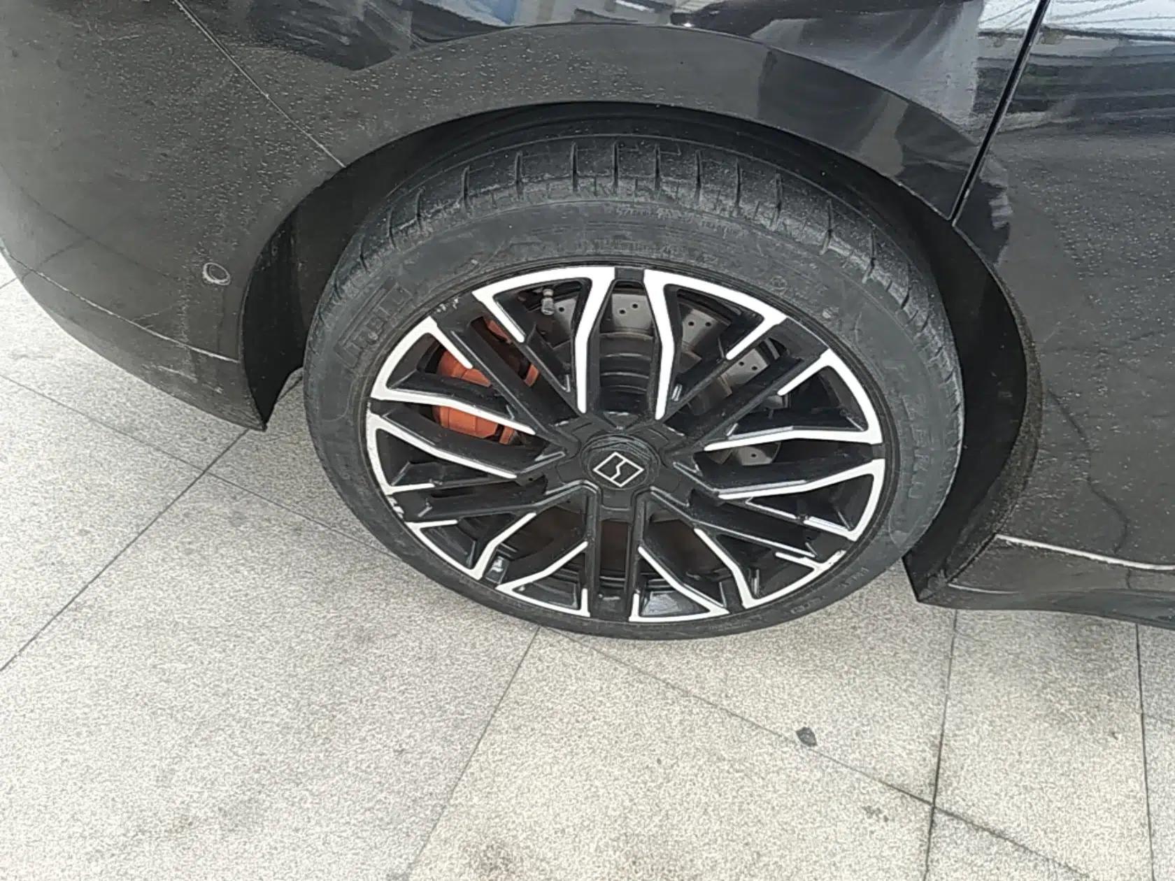 Zeekr 001 2024 YOU Edition 100 kWh All-Wheel Drive — миниатюра 11
