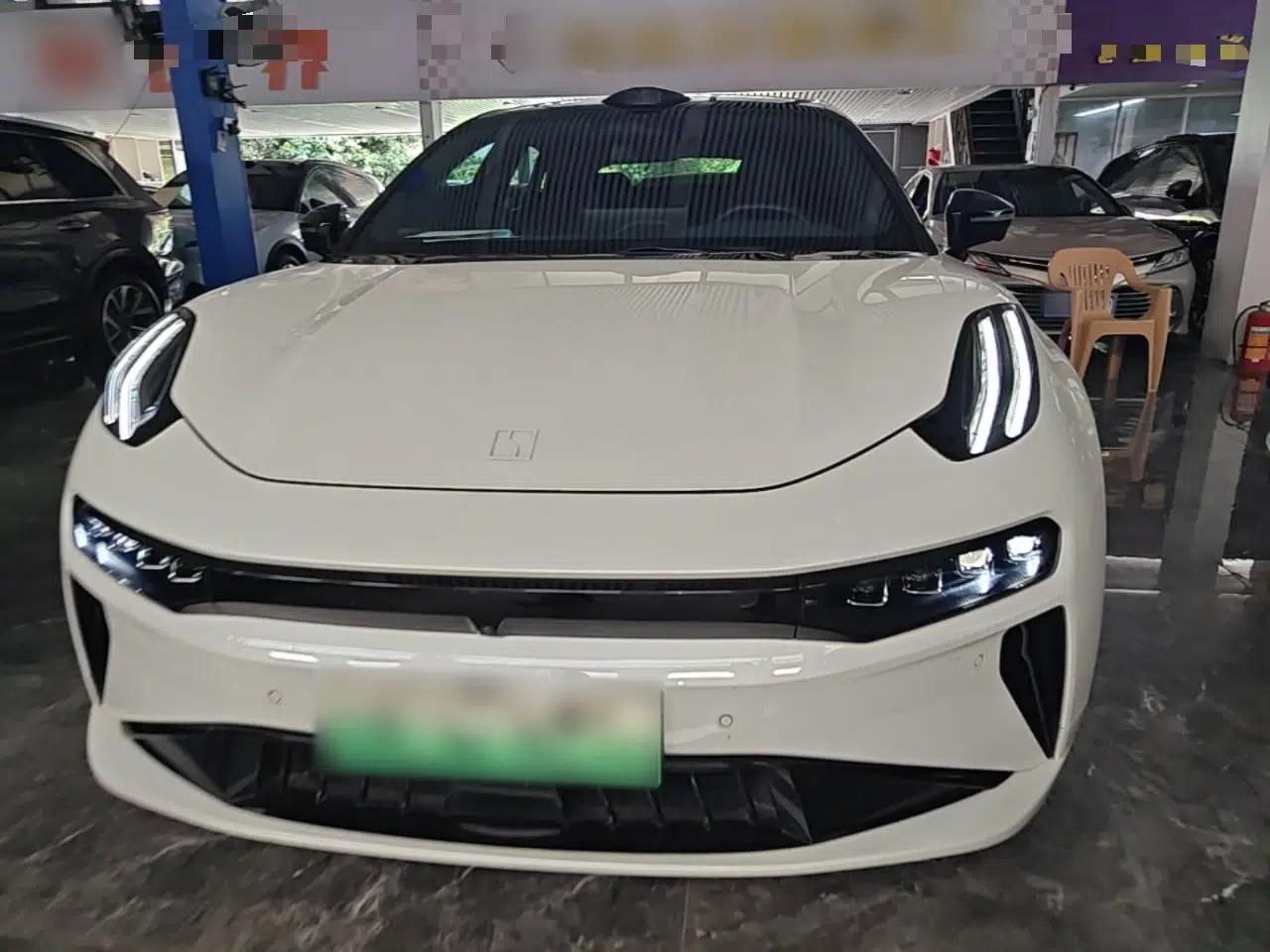 Zeekr 001 2025 WE Edition 100 kWh Rear-Wheel Drive — миниатюра 2