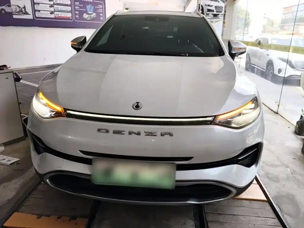 Denza X 2020 PHEV Classic Edition — миниатюра 3
