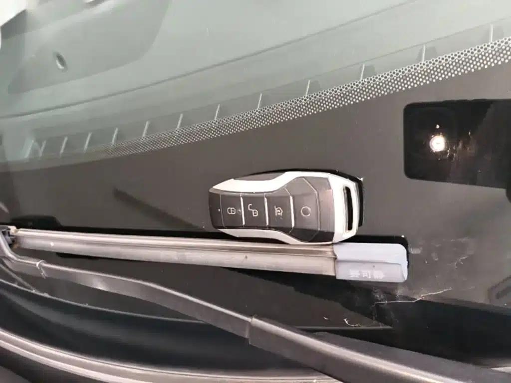 Denza X 2020 PHEV Classic Edition — миниатюра 9