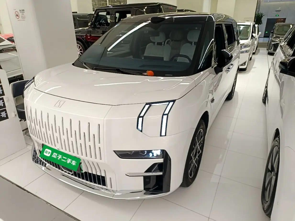 Zeekr 009 2024 7-Seater Aisle Version 108 kWh — миниатюра 1