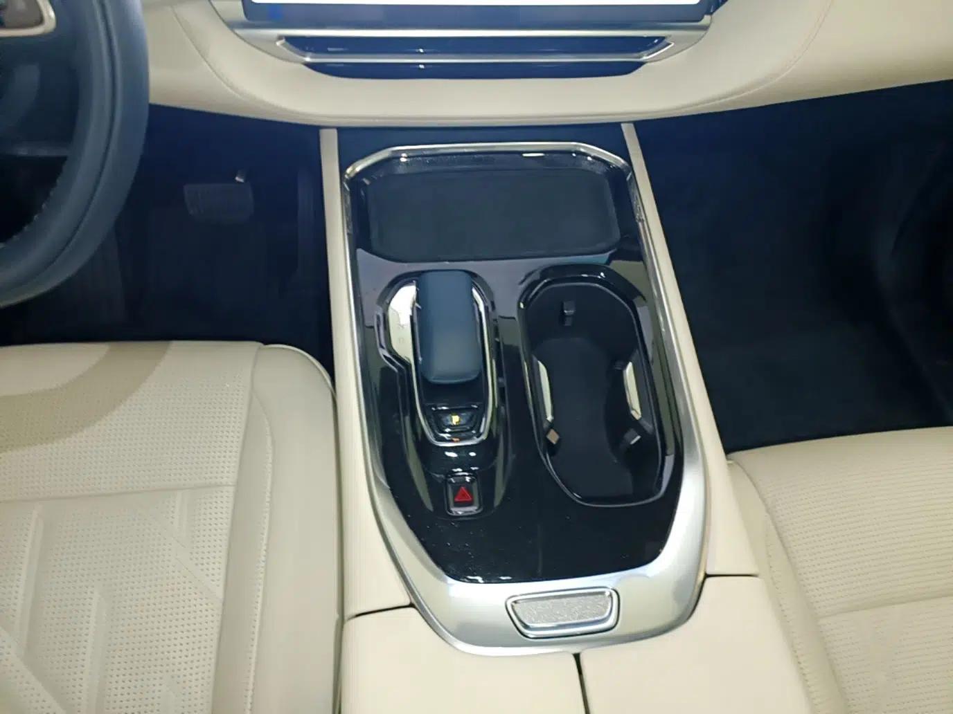 Zeekr 009 2024 7-Seater Aisle Version 108 kWh — миниатюра 16