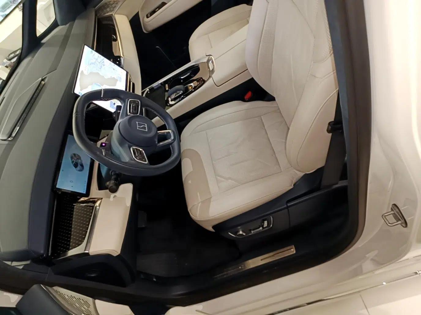Zeekr 009 2024 7-Seater Aisle Version 108 kWh — миниатюра 17