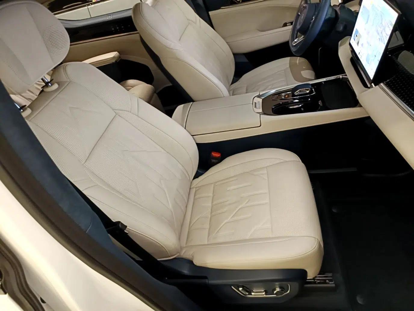 Zeekr 009 2024 7-Seater Aisle Version 108 kWh — миниатюра 19