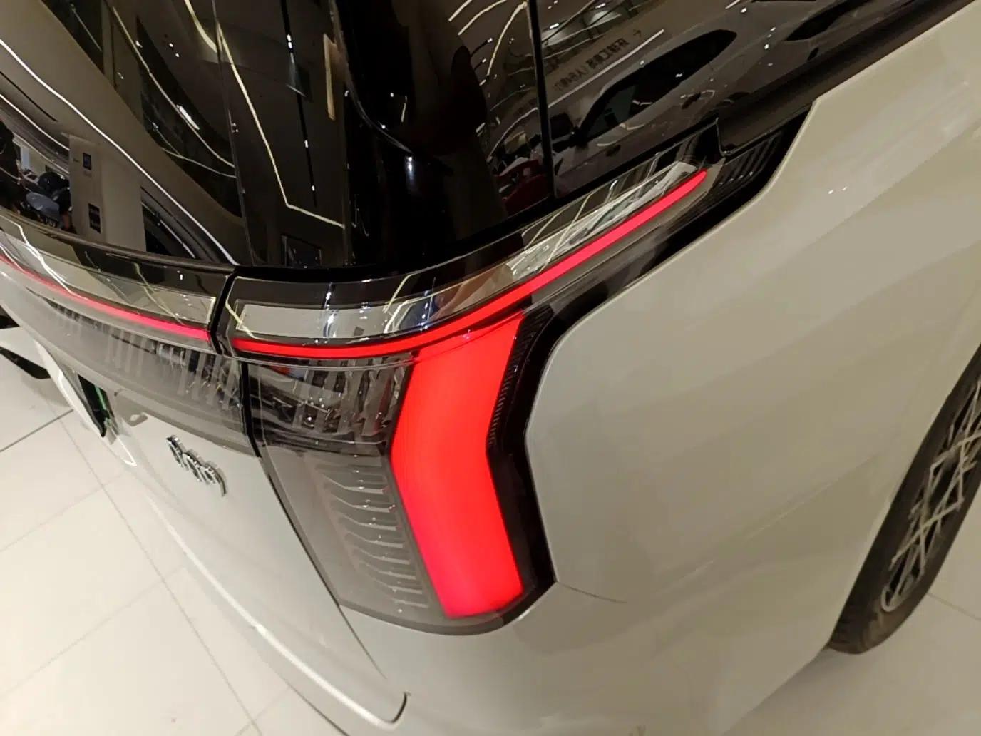 Zeekr 009 2024 7-Seater Aisle Version 108 kWh — миниатюра 9