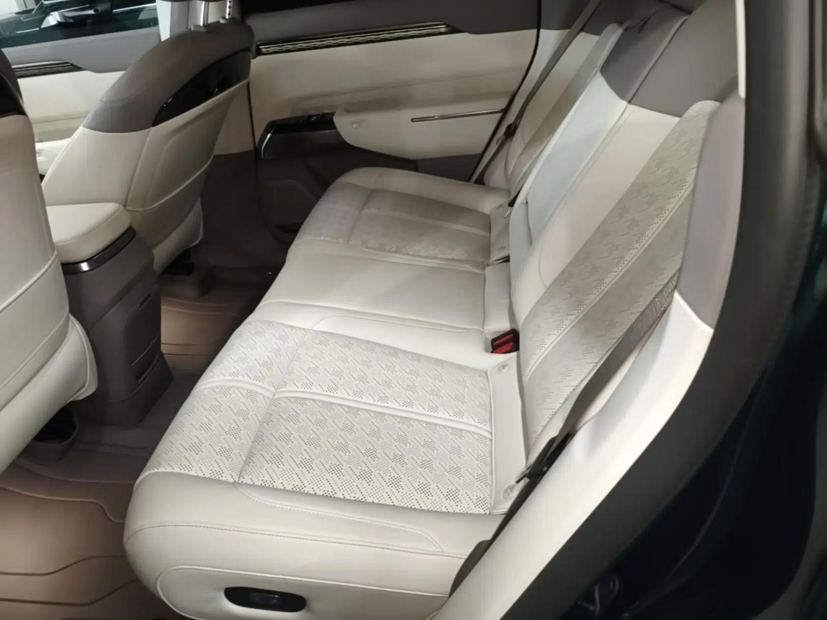 Zeekr 7X 2025 75 kWh Rear-Wheel Drive Intelligent Driving Version — миниатюра 20