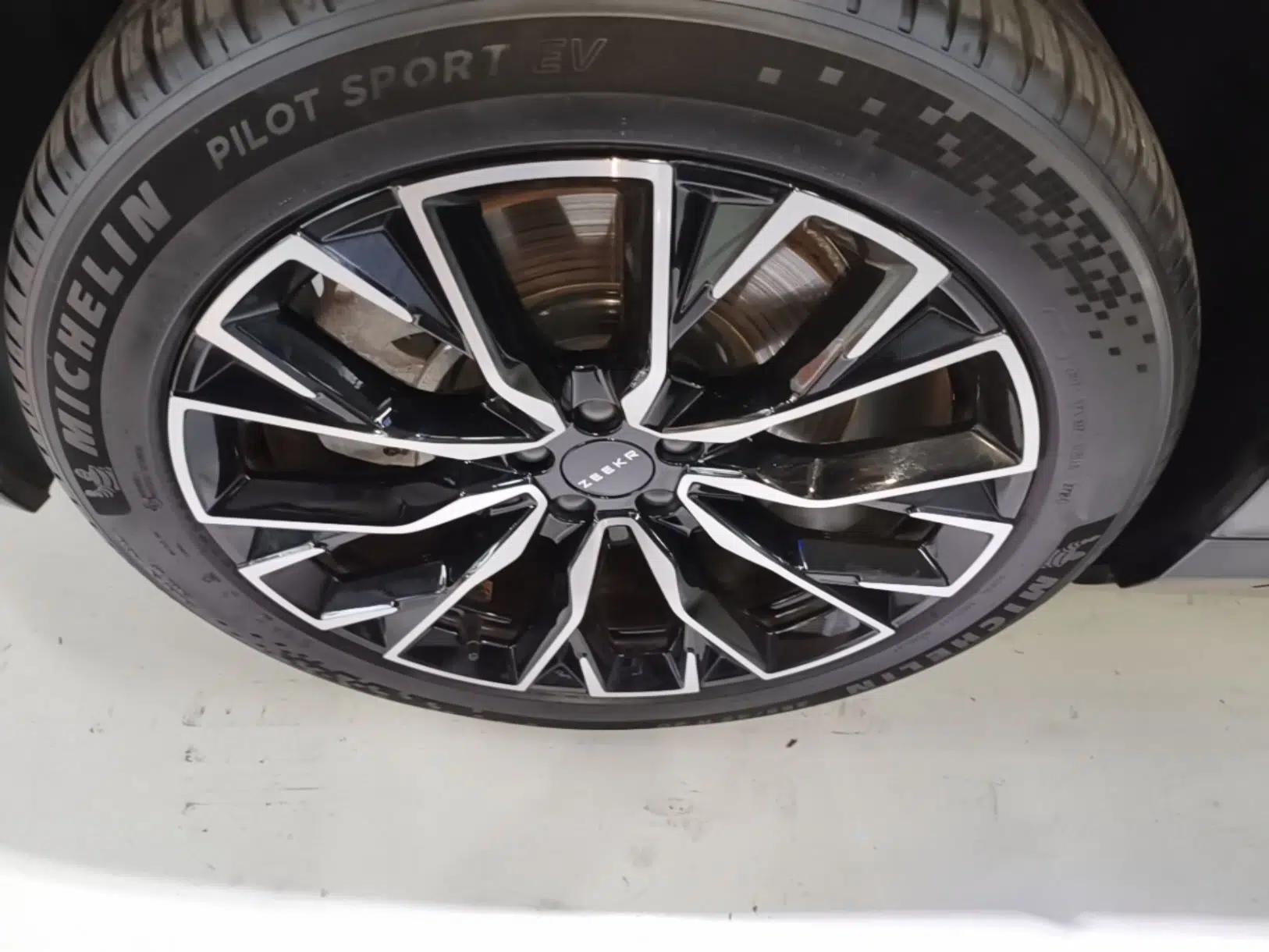 Zeekr 7X 2025 75 kWh Rear-Wheel Drive Intelligent Driving Version — миниатюра 10