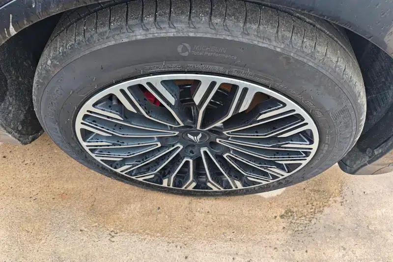 Voyah Free 2025 Free+ 4WD Qiankun Edition — миниатюра 10