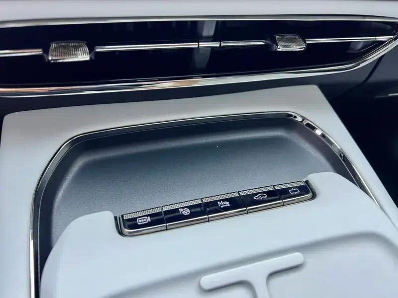 Voyah Free 2025 318 4WD Explorer Edition — миниатюра 16
