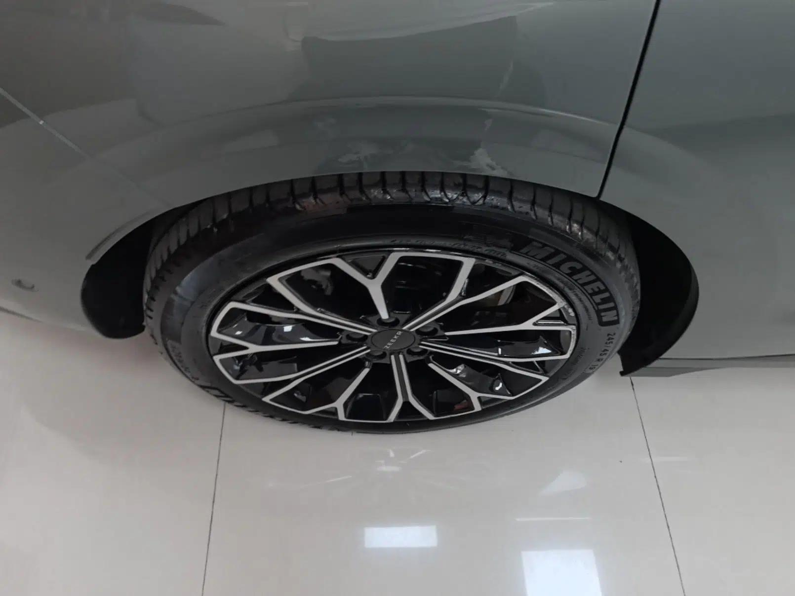 Zeekr 007 2025 Long-Range Rear-Wheel-Drive Intelligent Driving Version 100 kWh — миниатюра 11