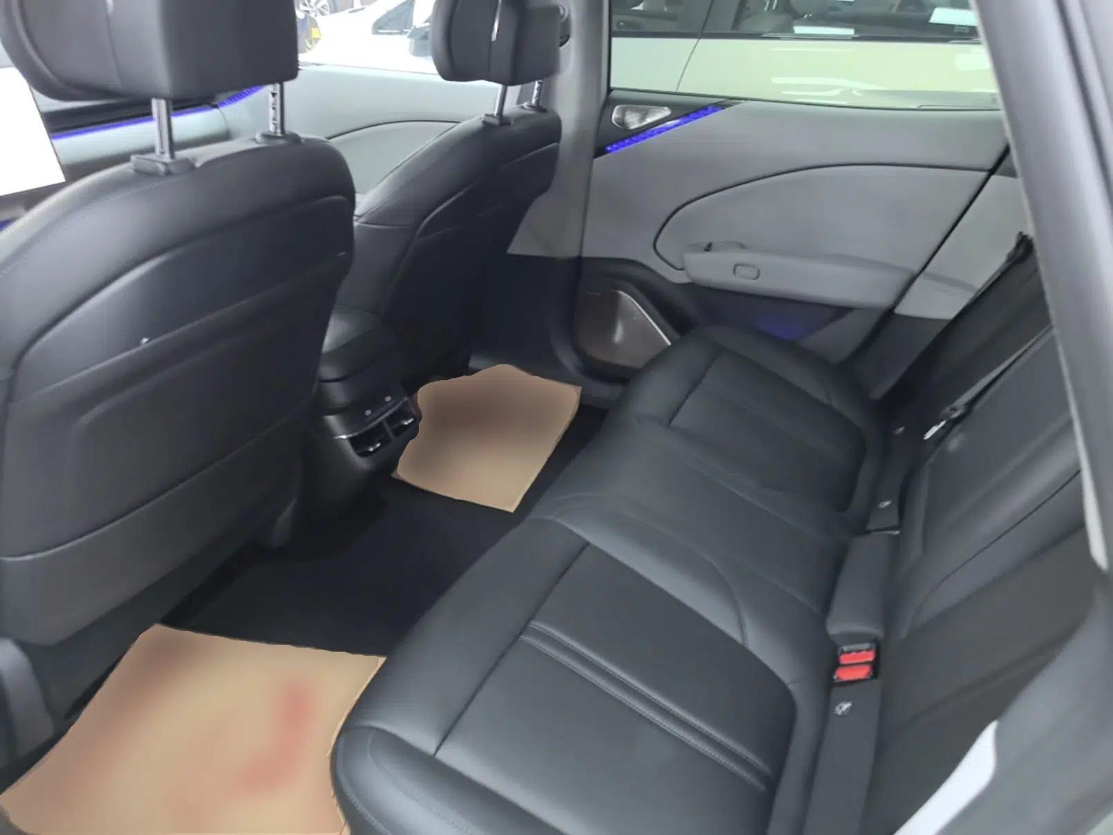 Zeekr 007 2025 Long-Range Rear-Wheel-Drive Intelligent Driving Version 100 kWh — миниатюра 20