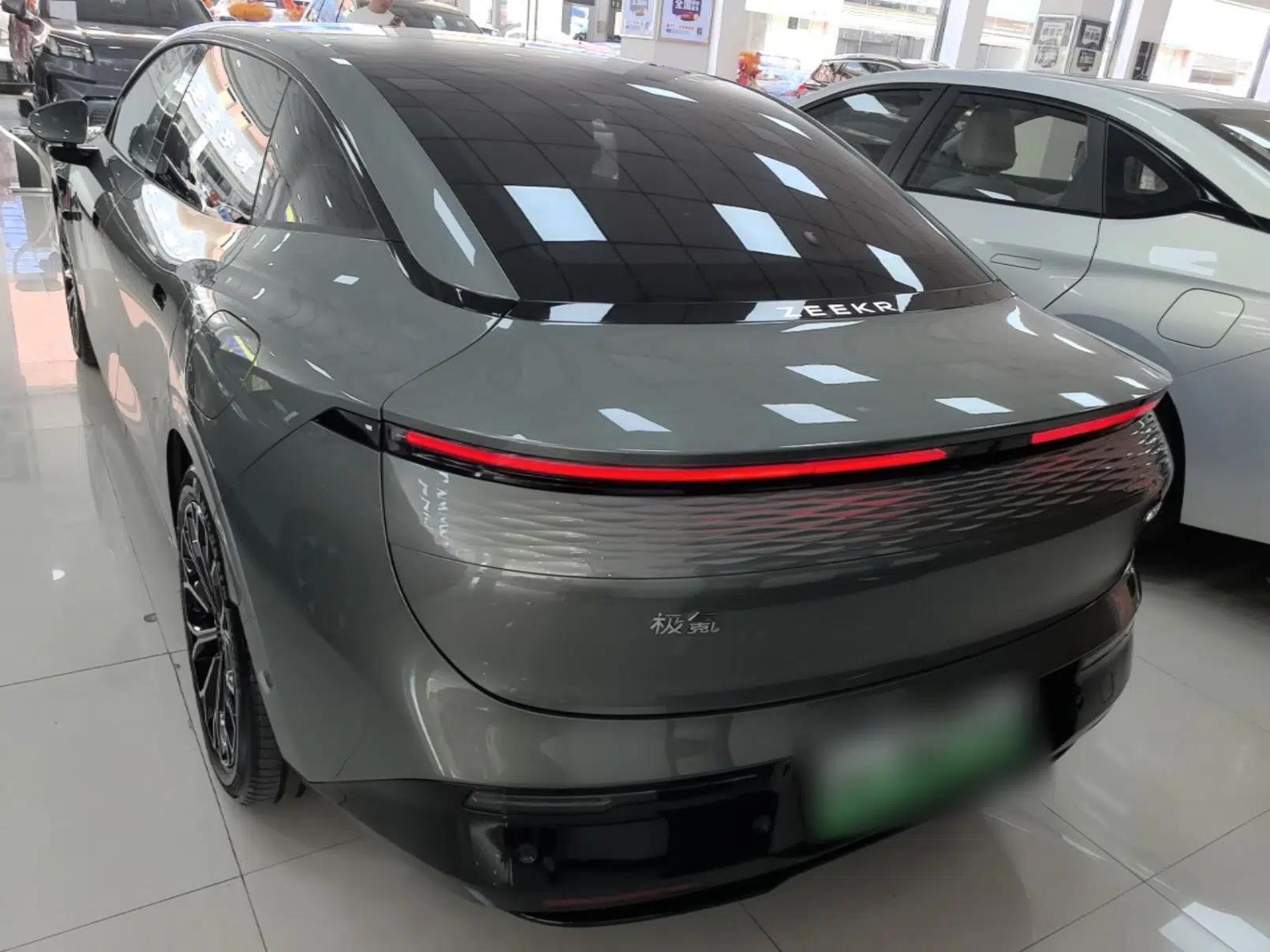 Zeekr 007 2025 Long-Range Rear-Wheel-Drive Intelligent Driving Version 100 kWh — миниатюра 5