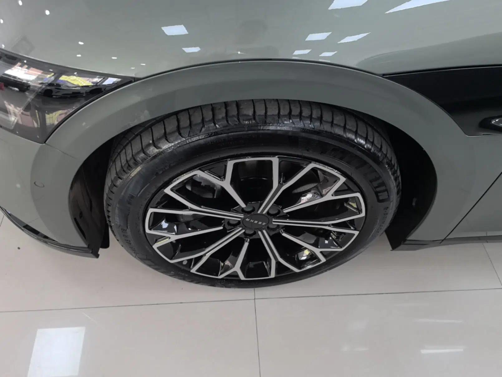 Zeekr 007 2025 Long-Range Rear-Wheel-Drive Intelligent Driving Version 100 kWh — миниатюра 10