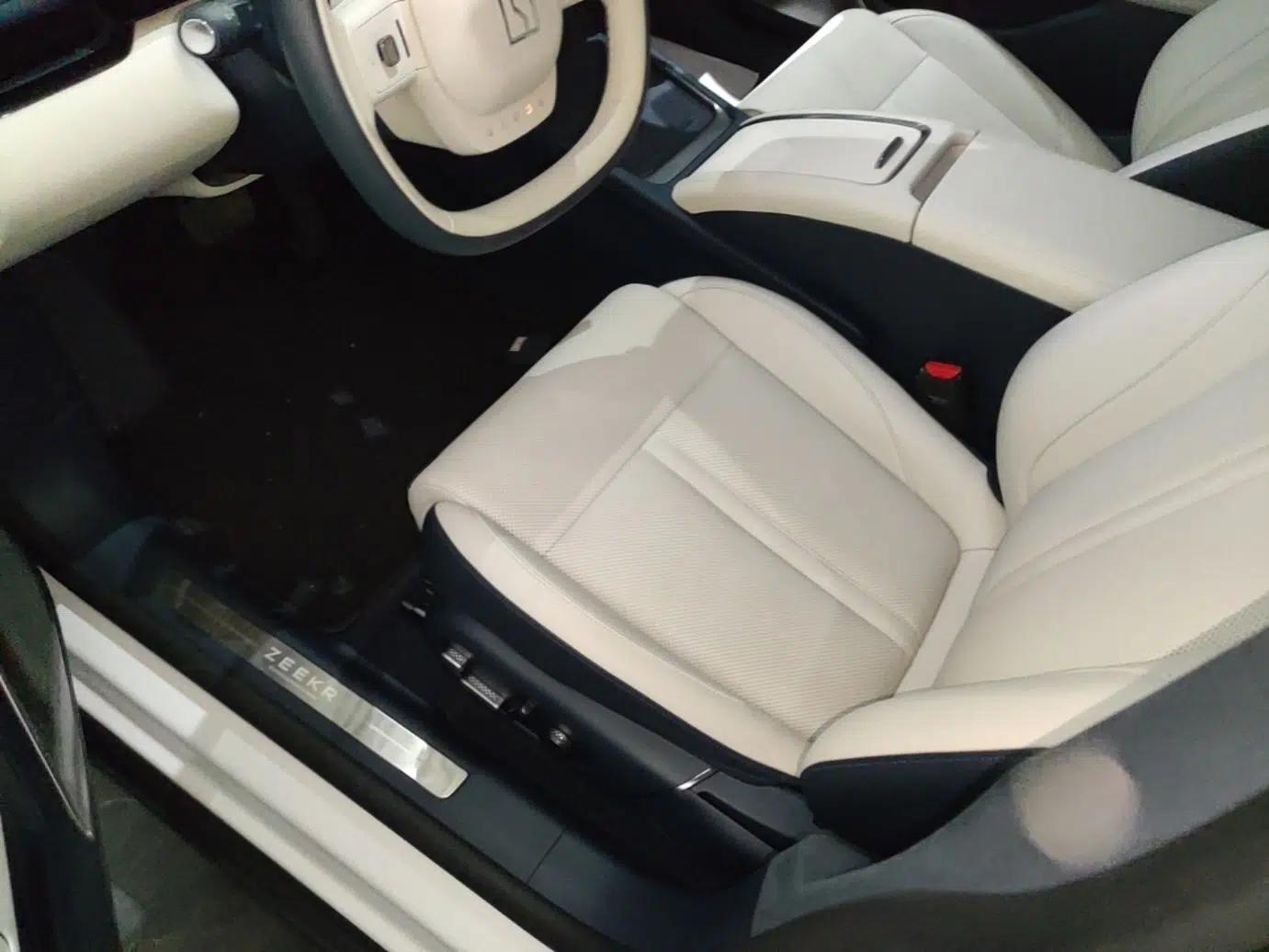 Zeekr 007 2025 Rear-Drive Intelligent Driving Version 75 kWh — миниатюра 17