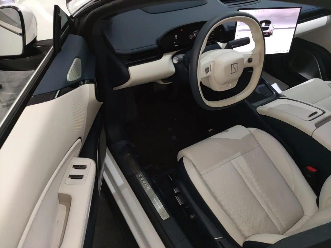 Zeekr 007 2025 Rear-Drive Intelligent Driving Version 75 kWh — миниатюра 18
