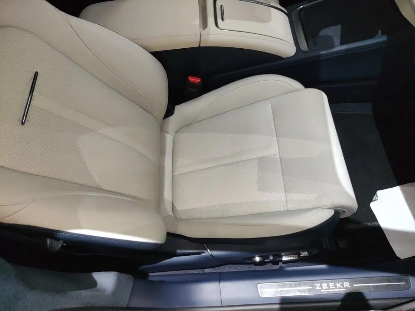 Zeekr 007 2025 Rear-Drive Intelligent Driving Version 75 kWh — миниатюра 19