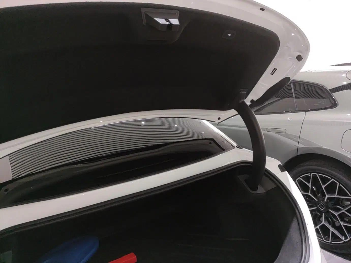 Zeekr 007 2025 Rear-Drive Intelligent Driving Version 75 kWh — миниатюра 22