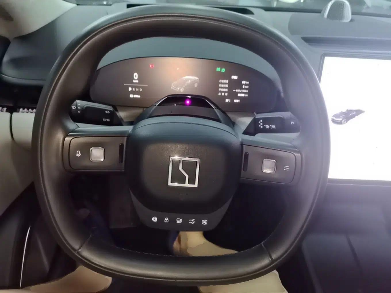 Zeekr 007 2024 Rear-Drive Enhanced Version 75 kWh — миниатюра 13