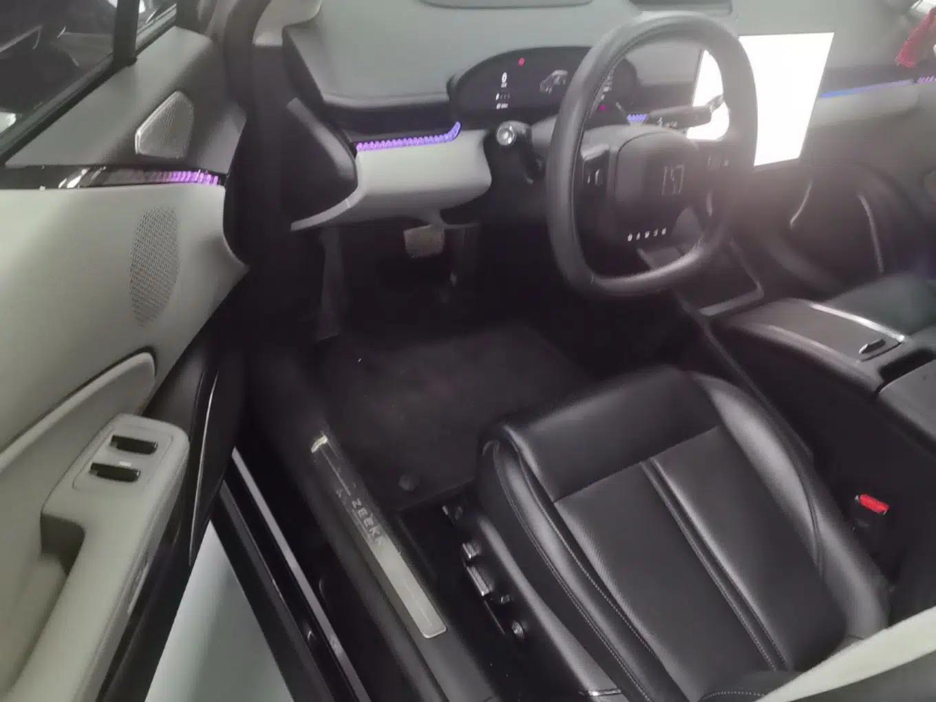 Zeekr 007 2024 Rear-Drive Enhanced Version 75 kWh — миниатюра 17