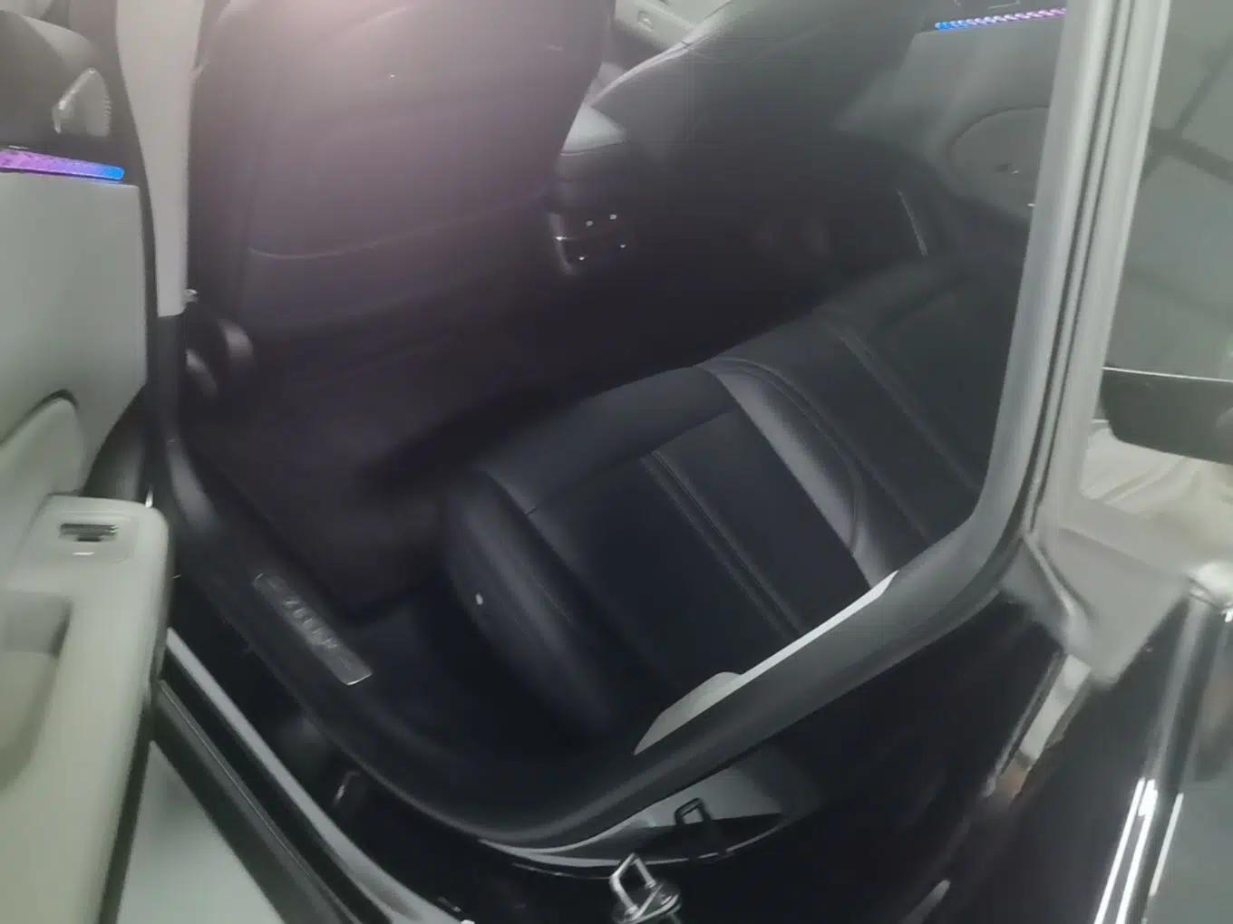 Zeekr 007 2024 Rear-Drive Enhanced Version 75 kWh — миниатюра 20