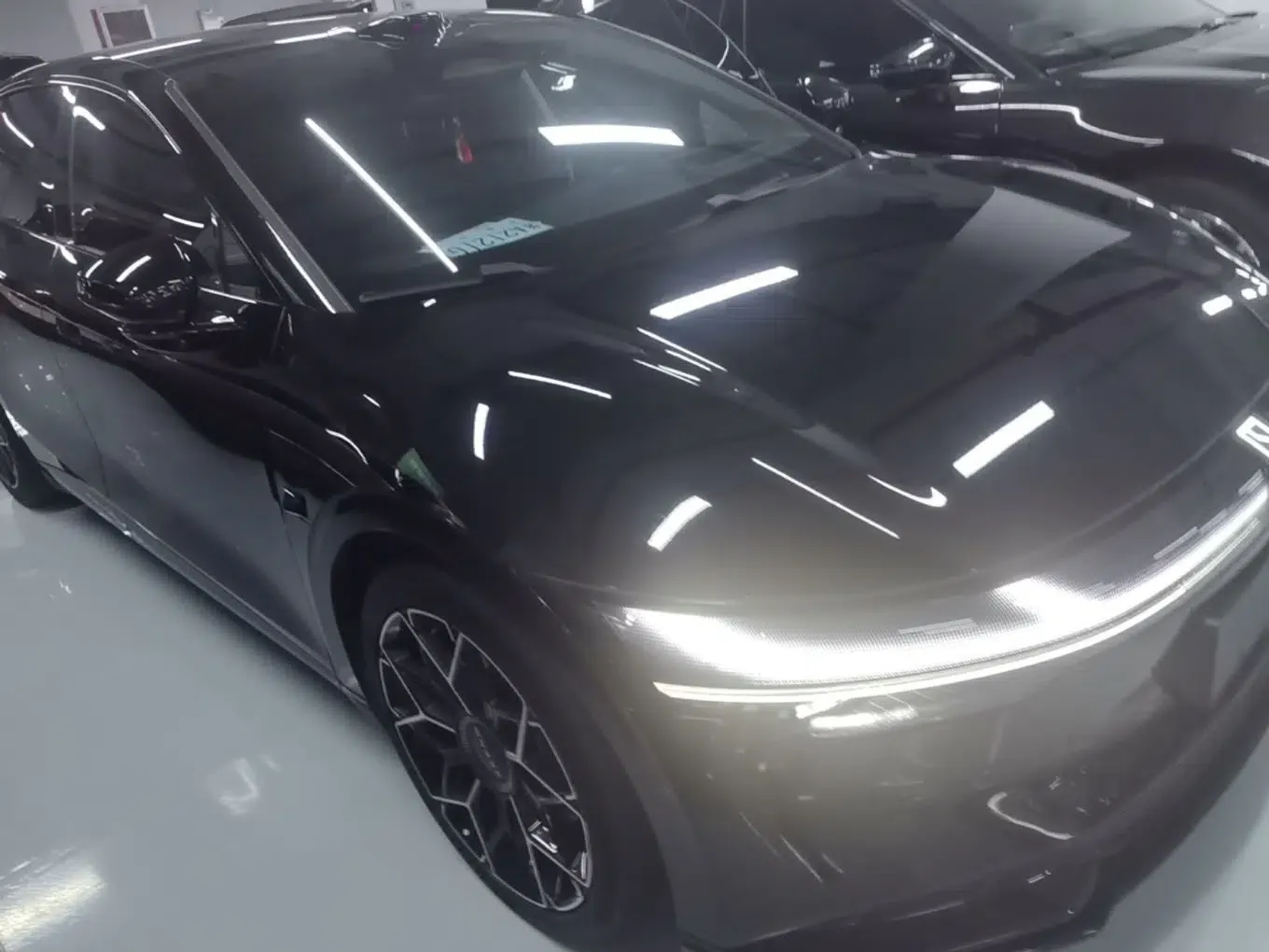 Zeekr 007 2024 Rear-Drive Enhanced Version 75 kWh — миниатюра 3