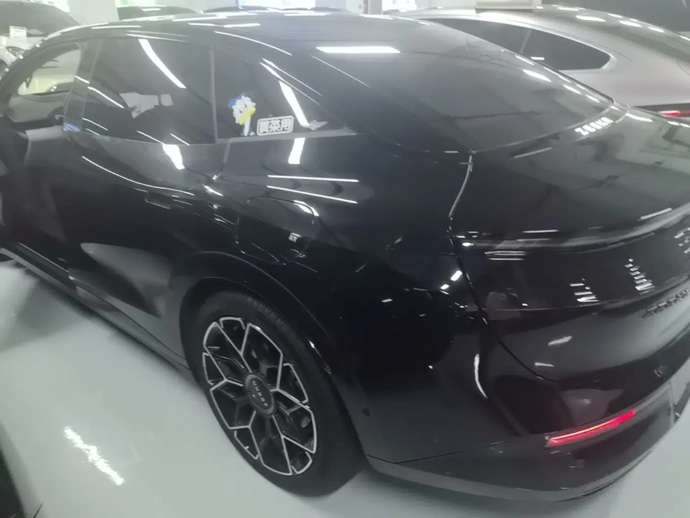 Zeekr 007 2024 Rear-Drive Enhanced Version 75 kWh — миниатюра 4