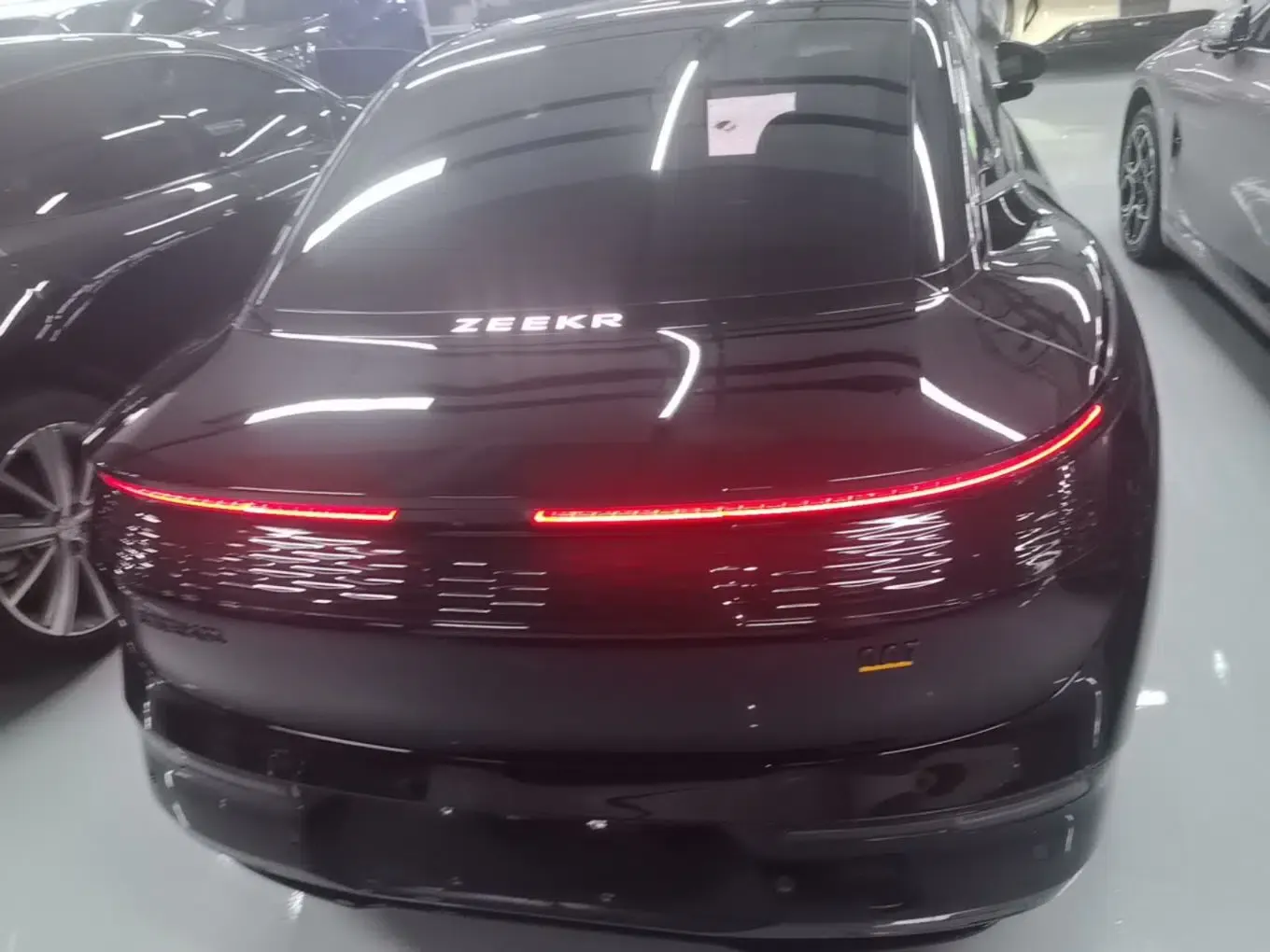 Zeekr 007 2024 Rear-Drive Enhanced Version 75 kWh — миниатюра 5