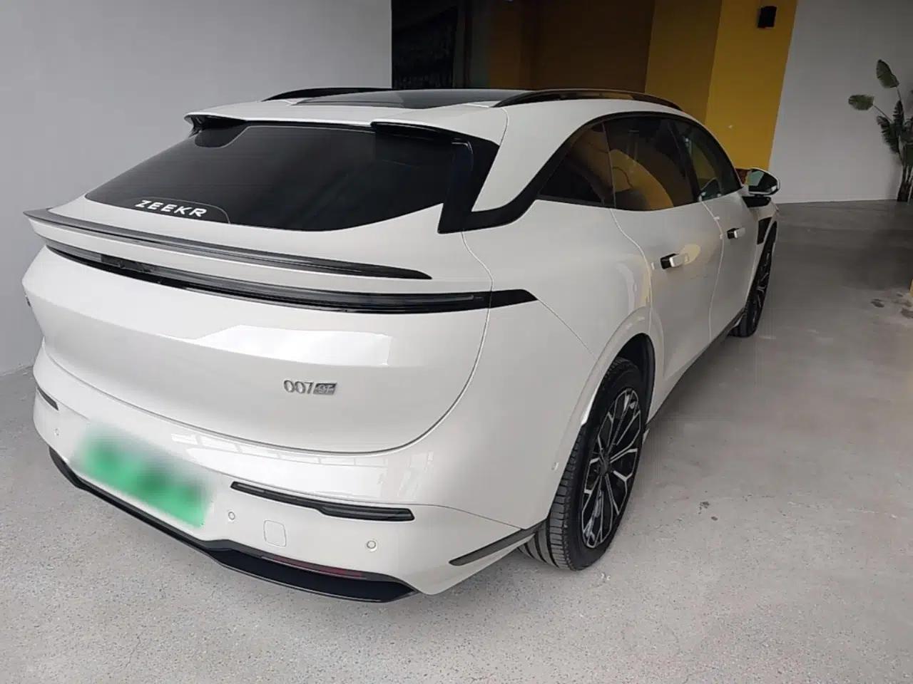 Zeekr 007GT 2025 Four-Wheel Drive Intelligent Driving Version 75 kWh — миниатюра 6