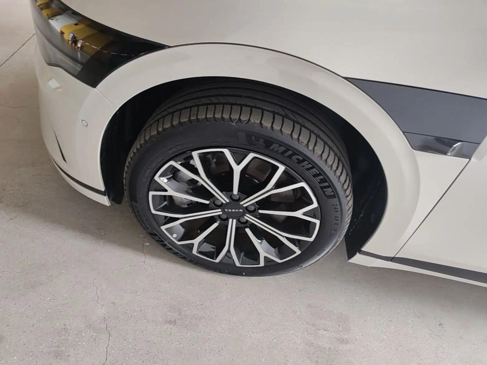Zeekr 007GT 2025 Four-Wheel Drive Intelligent Driving Version 75 kWh — миниатюра 10