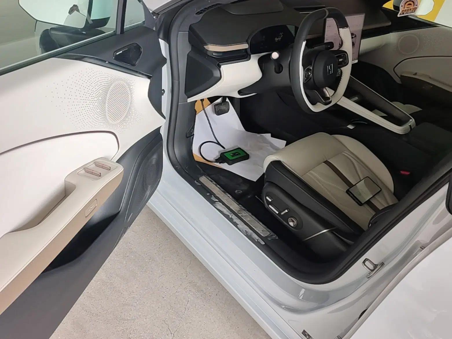 Zeekr 007GT 2025 Four-Wheel Drive Intelligent Driving Version 75 kWh — миниатюра 23