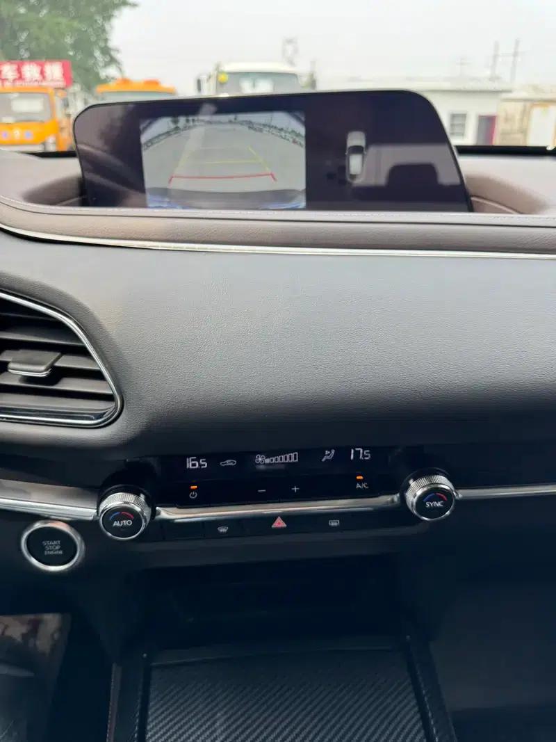 Mazda CX-30 2021 2.0L Automatic Comfort Edition — миниатюра 15