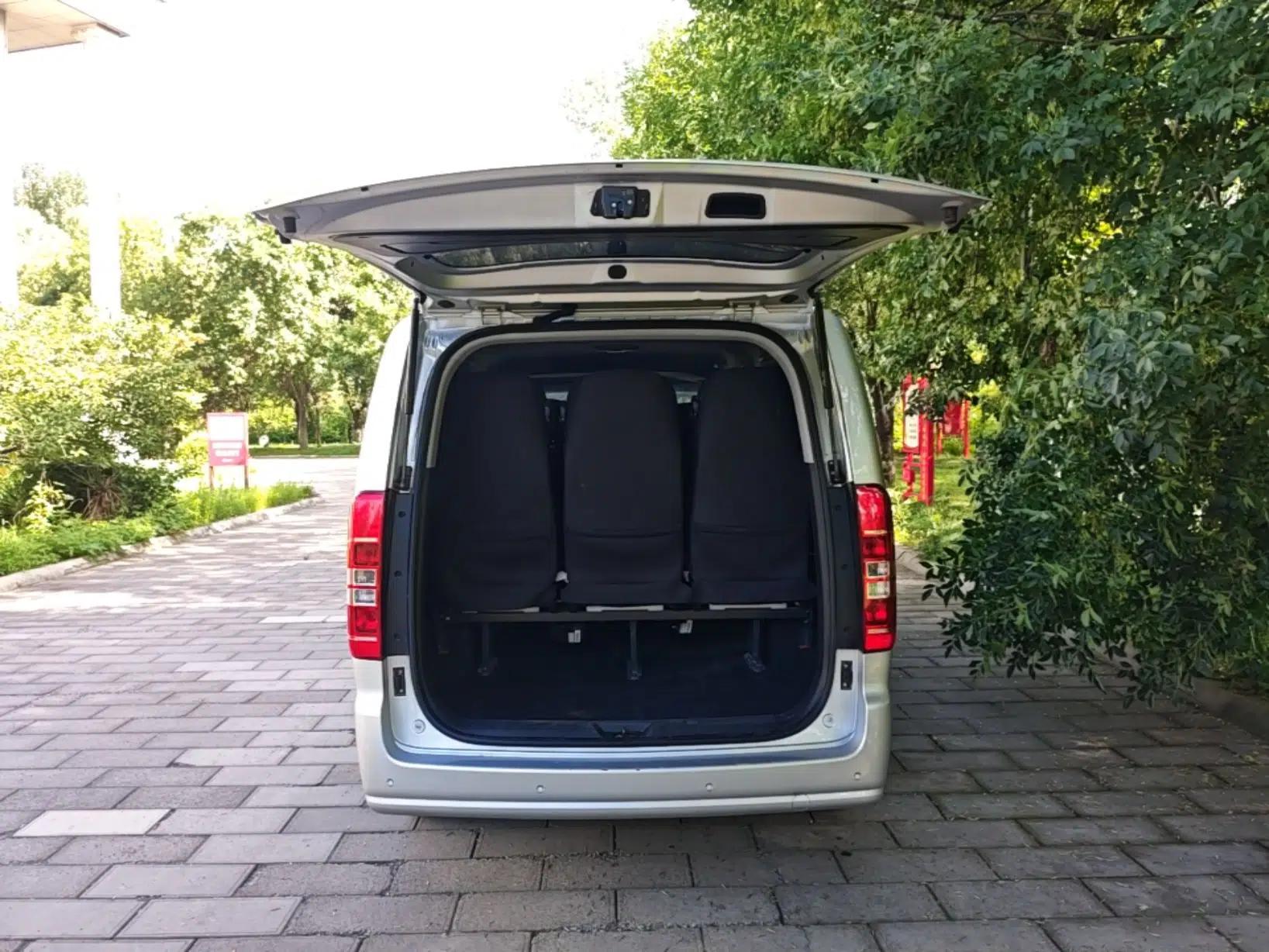 JAC Refine M3 2019 PLUS IKEA Edition 1.8L Luxury 9-Seater — миниатюра 22