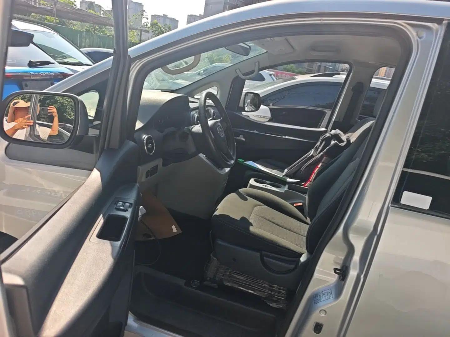 JAC Refine M3 2016 IKEA Edition 1.6L Luxury Smart Model — миниатюра 17