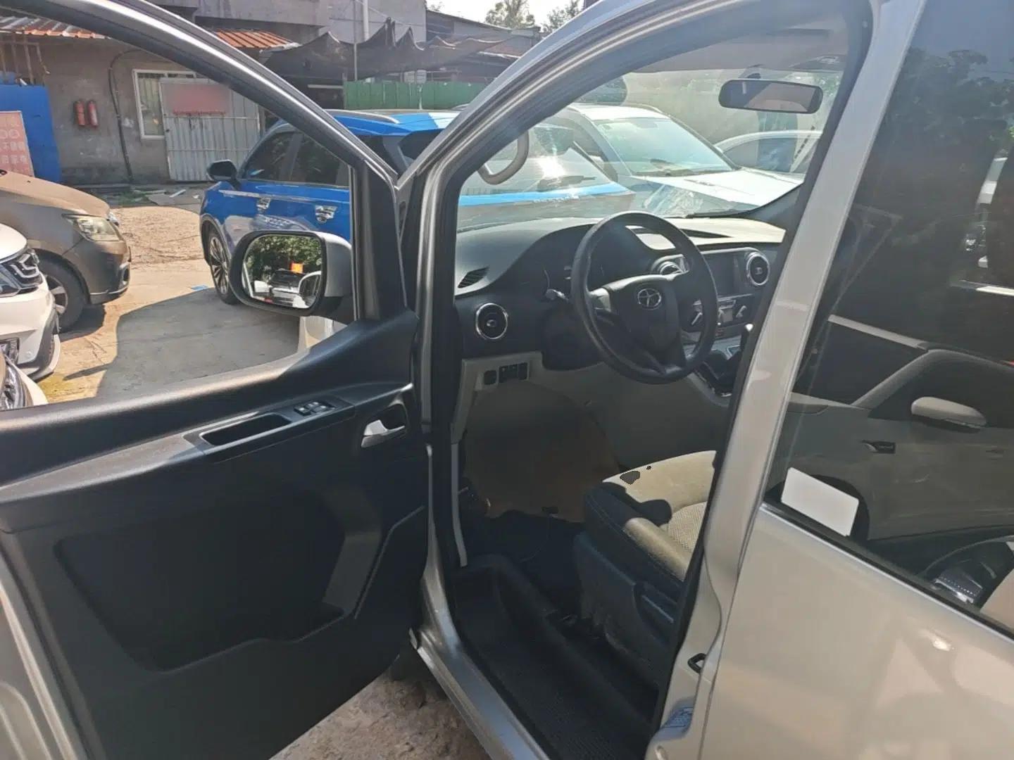 JAC Refine M3 2016 IKEA Edition 1.6L Luxury Smart Model — миниатюра 18