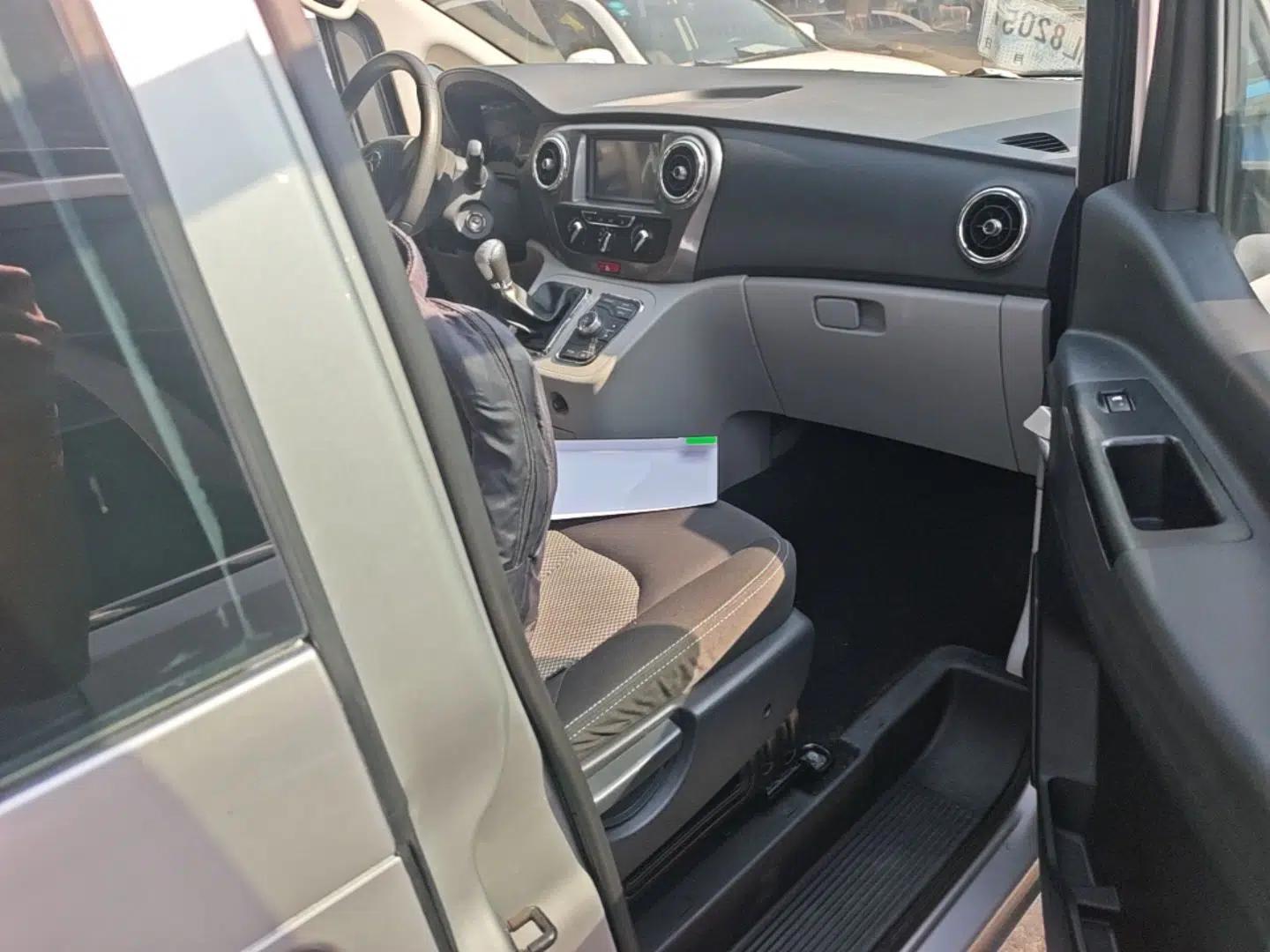 JAC Refine M3 2016 IKEA Edition 1.6L Luxury Smart Model — миниатюра 19