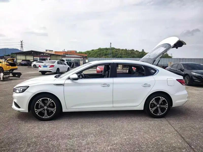 MG6 2017 20T Automatic Luxury Intelligent Edition — миниатюра 4