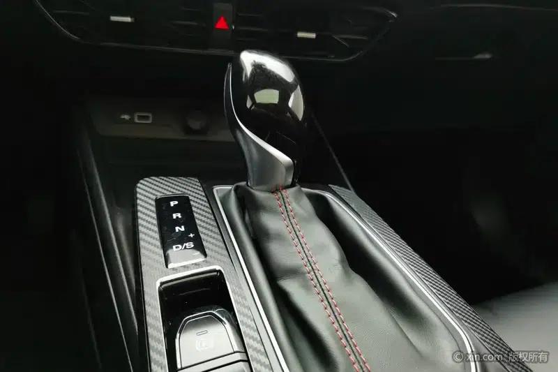 MG5 2021 180DVVT CVT Youth Luxury Edition — миниатюра 15