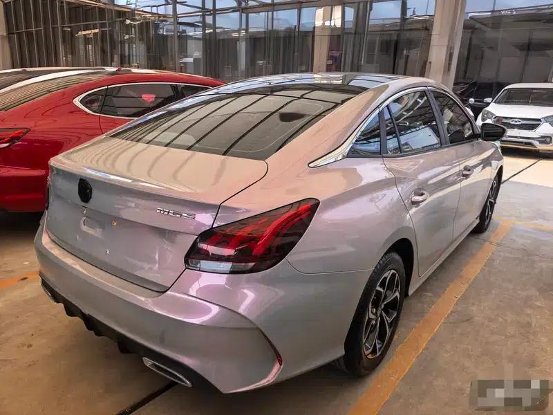 MG5 2021 180DVVT CVT Youth Style Edition — миниатюра 6
