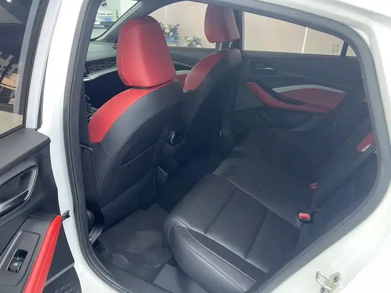 MG5 2023 180DVVT CVT Youth Luxury Edition — миниатюра 10