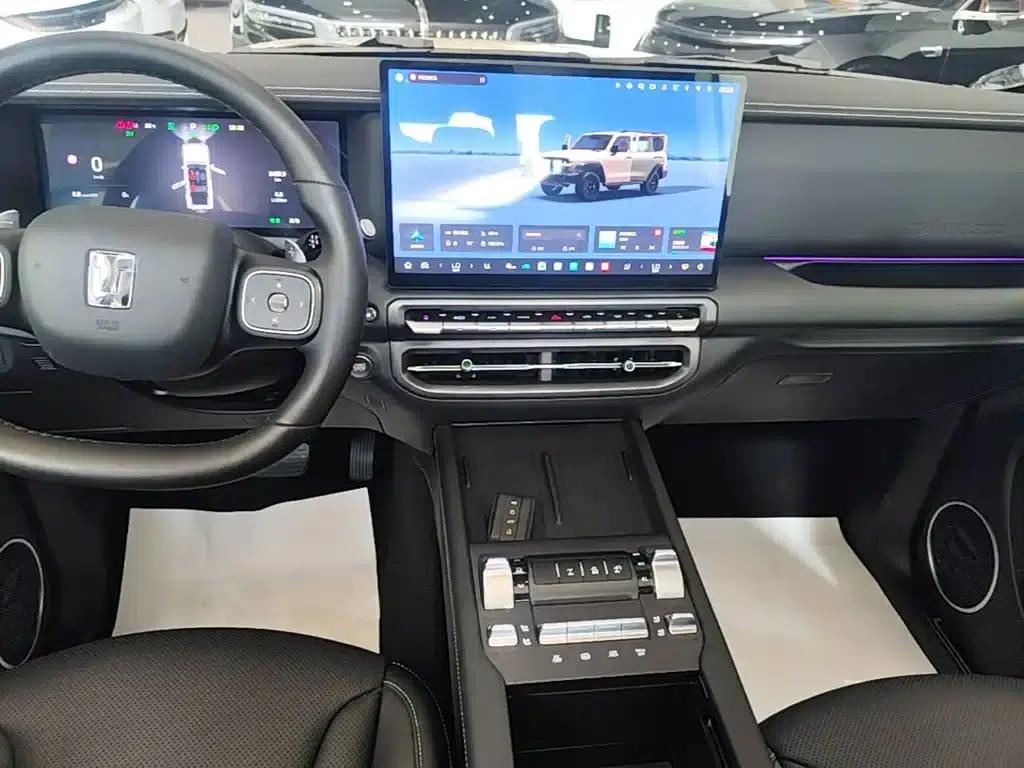 Tank 300 New Energy 2025 Hi4-T 37.1kWh — миниатюра 13